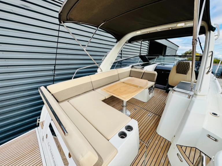 Pronajmout si Jeanneau Leader 30 v Fréjus