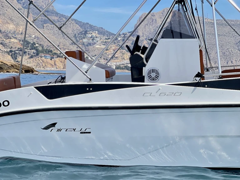 Pronájem Motorová loď Nireus s licencí