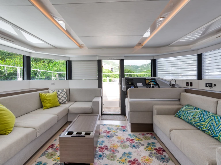 Pronájem jachty v Tortola -Leopard 53 Motor Yacht na Samboatu