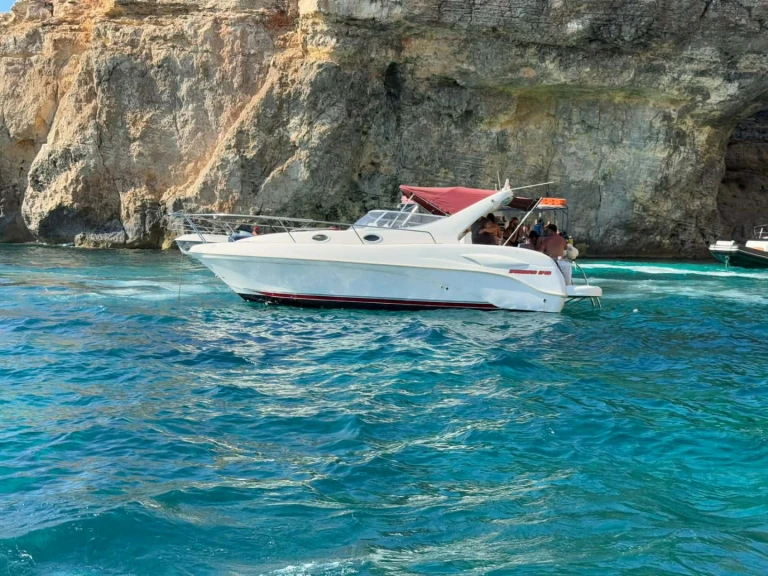 Pronajmout si Sealine Sealine 240 v Saint Paul's Bay
