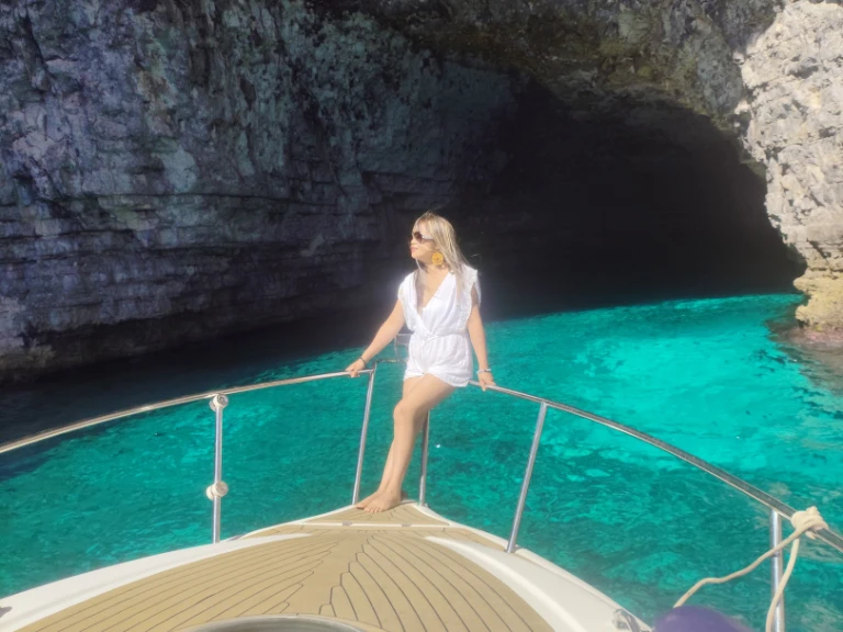 Pronájem Motorová loď v Saint Paul's Bay -Sealine Sealine 240