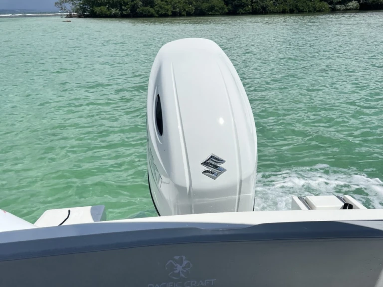 Pronájem lodi Pacific Craft Pacific Craft 670 Open v Le Gosier na Samboatu