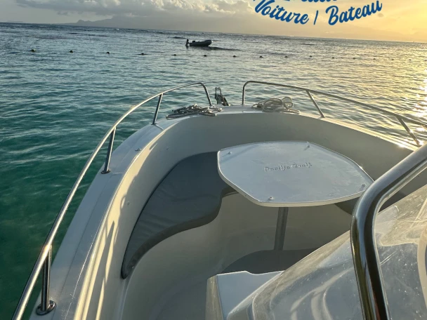 Pronajmout Motorová loď se skipperem či ne Pacific Craft v Le Gosier