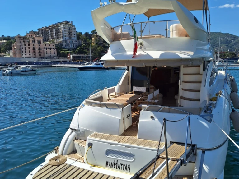 Sunseeker manhattan fly jednotlivci a charterové společnosti v Rapallo