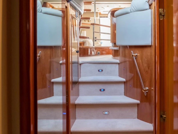 Pronajmout si Sunseeker manhattan fly v Rapallo