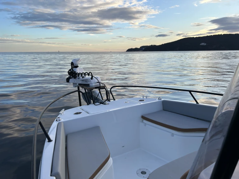 Pronájem lodi Toulon lákavé ceny Flyer 7 SPACEdeck