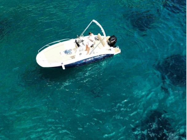Pronájem lodi Barqa Q20 v Sorrento na Samboatu