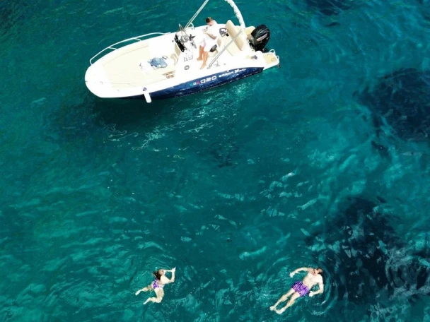 Pronájem jachty v Positano -Barqa Q20 na Samboatu