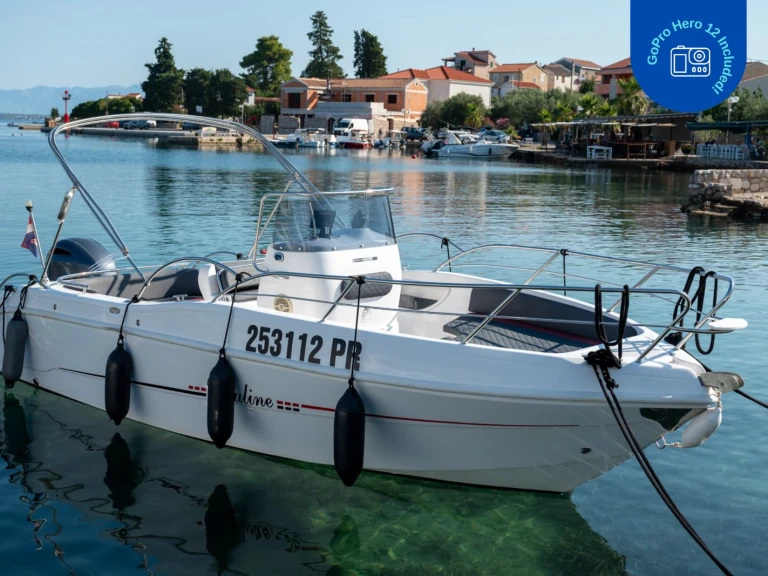 Pronájem Motorová loď Bluline s licencí