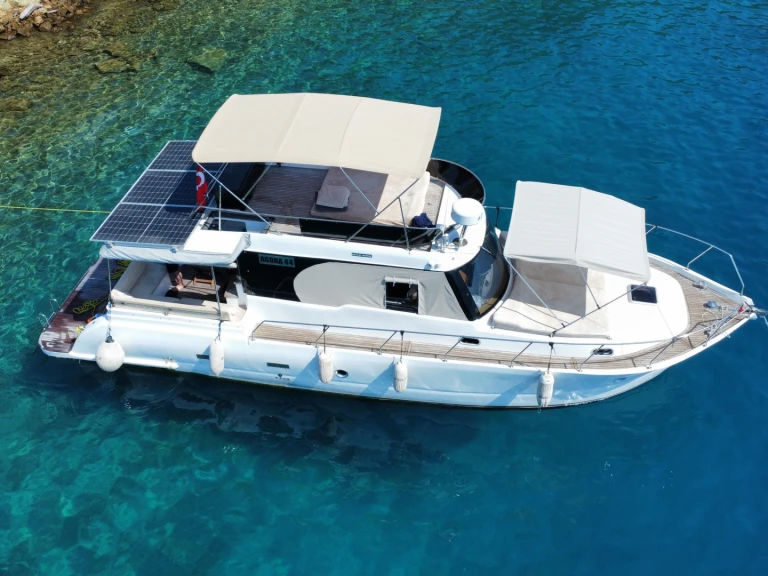 Pronajmout Motorová loď se skipperem či ne Custom Made v Skopea Marina