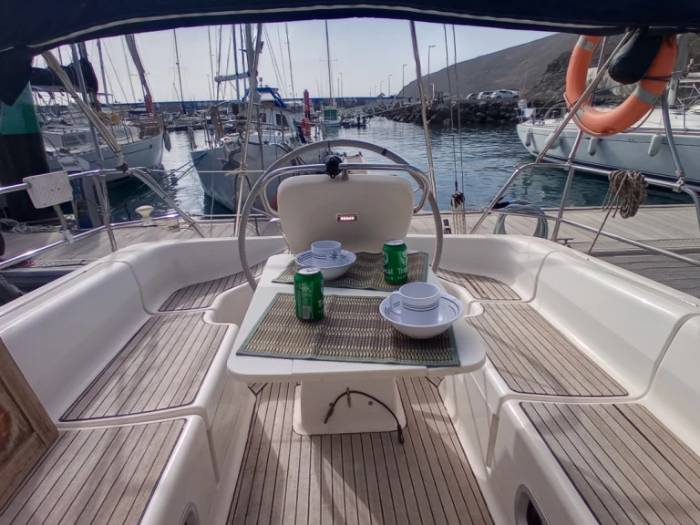 Pronájem lodi Fuerteventura lákavé ceny Bavaria 38 Holiday