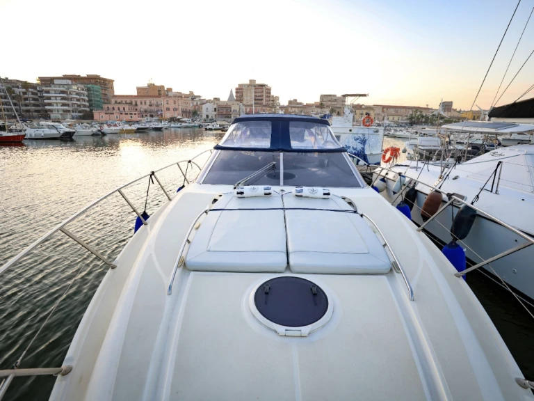 Pronájem jachty v Porto Siracusa -Azimut Atlantis 47 na Samboatu