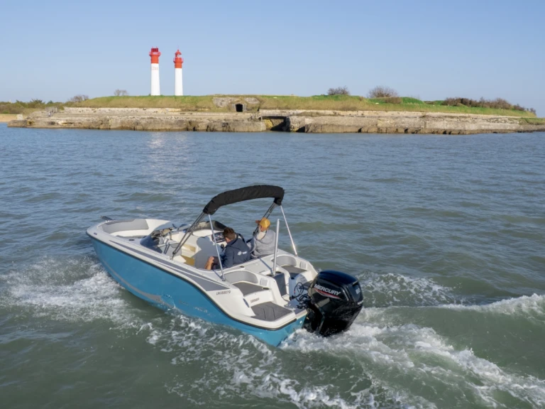 Pronájem lodi Soubise lákavé ceny ELEMENT M17