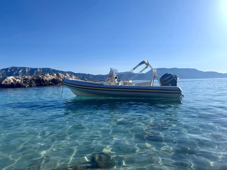 Pronajmout Polotuhá loď se skipperem či ne Joker Boat v Les Lecques