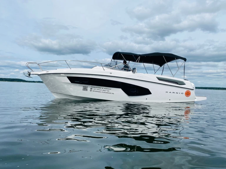 Motorová loď k pronájmu v Fleesensee za nejlepší cenu