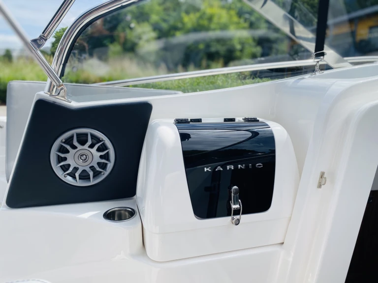 Pronájem jachty v Fleesensee -Karnic Karnic SL800 na Samboatu