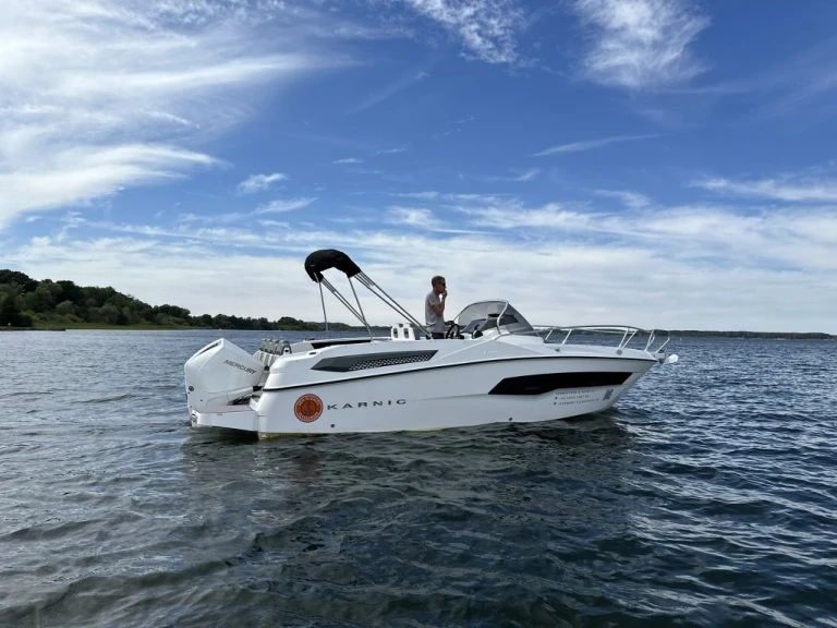 Karnic Karnic SL 702 jednotlivci a charterové společnosti v Fleesensee