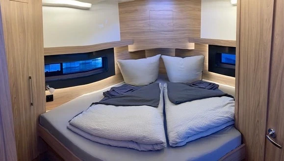 Pronájem lodi Fleesensee lákavé ceny Futura 40 Grand Horizon