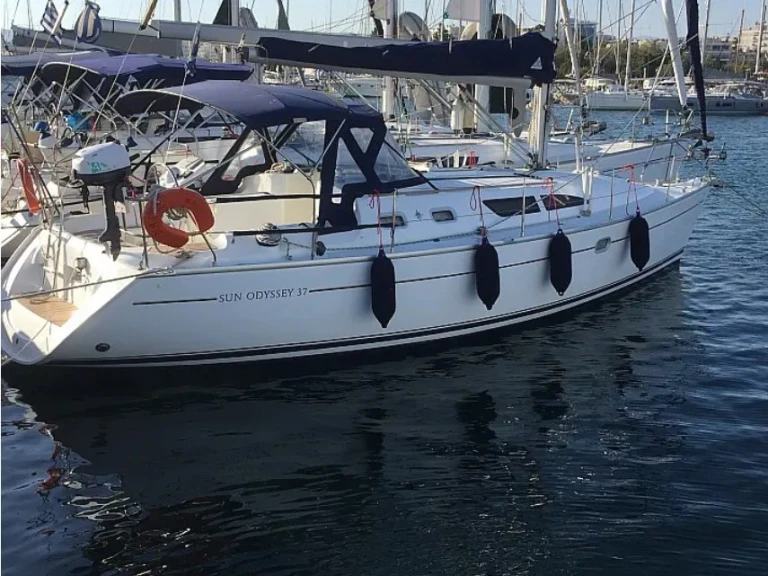 Pronájem lodi Alimos lákavé ceny Sun Odyssey 37