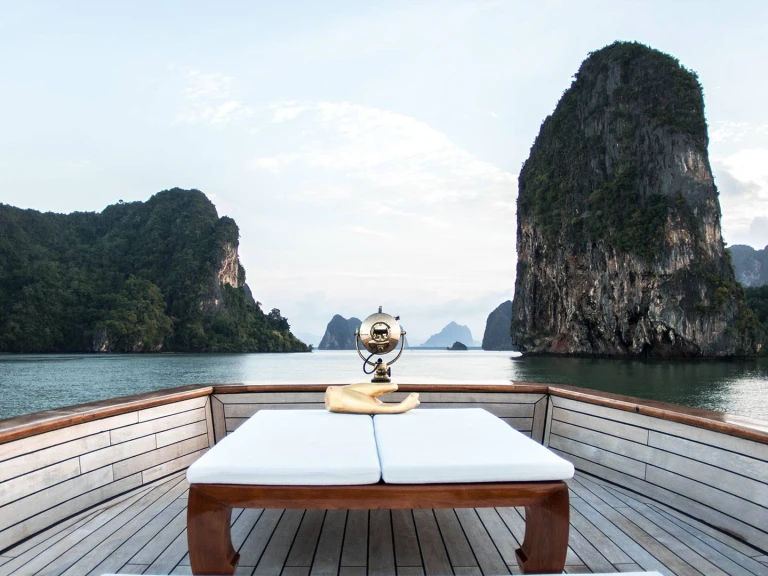 Pronájem lodi Mai Khao lákavé ceny Motoryacht Maha Bhetra