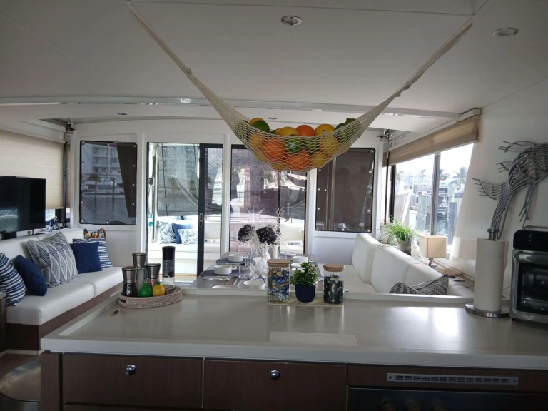 Pronájem lodi Nassau lákavé ceny ZURI 3