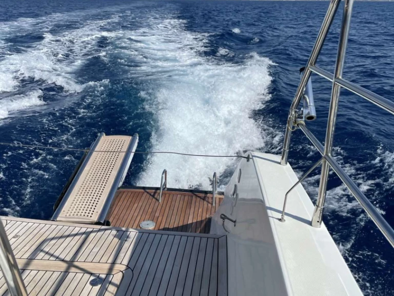 Pronájem lodi Lavrio lákavé ceny Lagoon 630 Motor Yacht