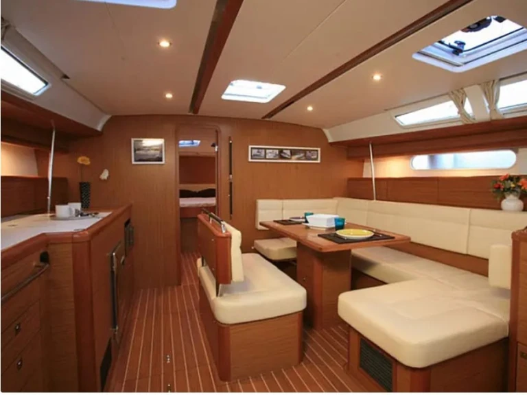 Pronájem lodi Jeanneau Sun Odyssey 49i v Alimos na Samboatu