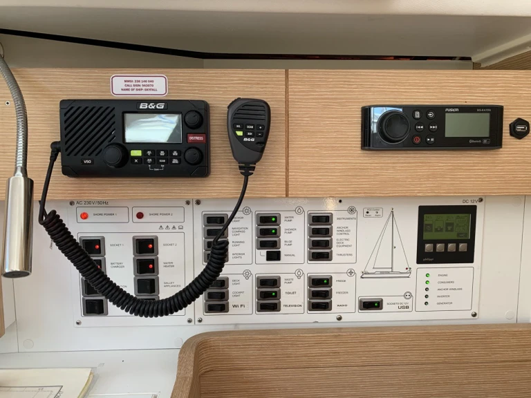 Pronájem lodi Elan Impression 45 v Betina na Samboatu