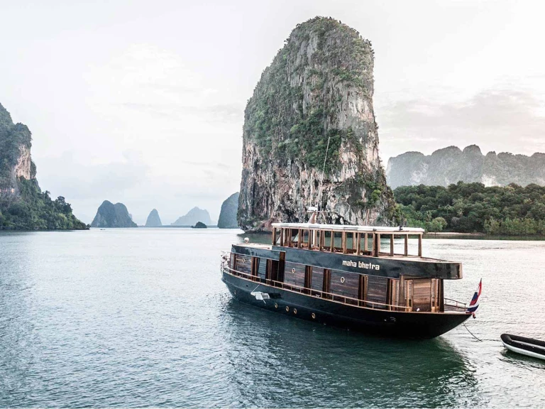 Pronájem lodi  Motoryacht Maha Bhetra v Mai Khao na Samboatu