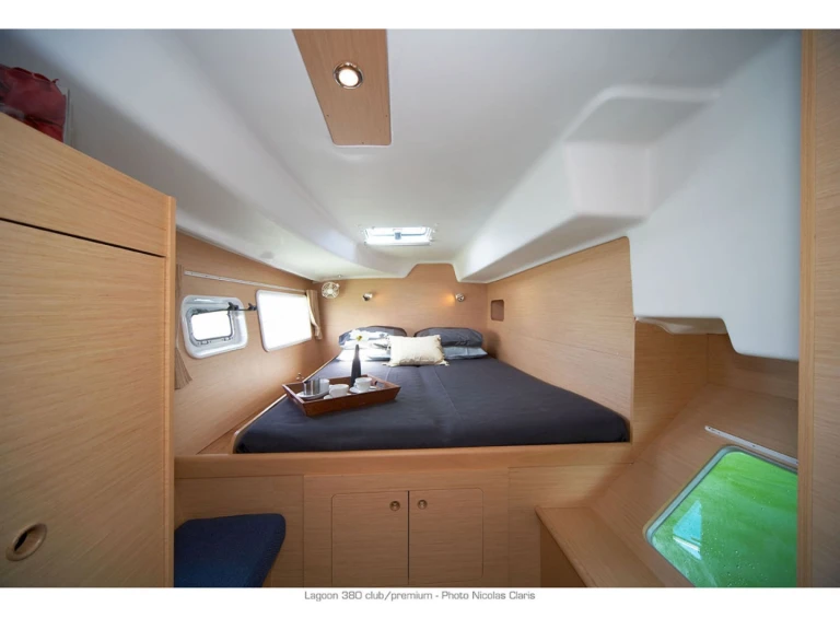 Pronájem lodi Marsala lákavé ceny Lagoon 380