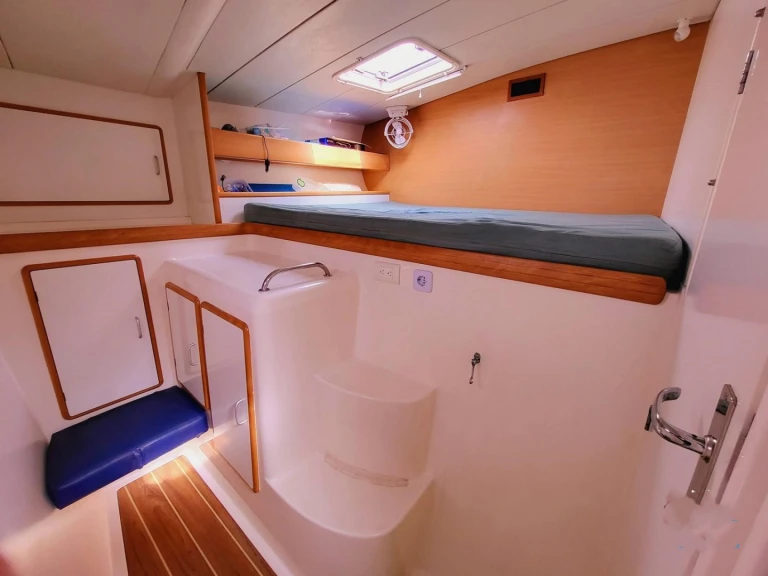 Pronajmout Katamarán se skipperem či ne Leopard v Eden Island