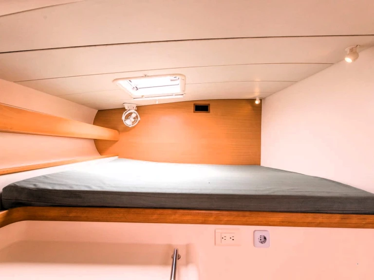 Leopard Leopard 47 jednotlivci a charterové společnosti v Eden Island