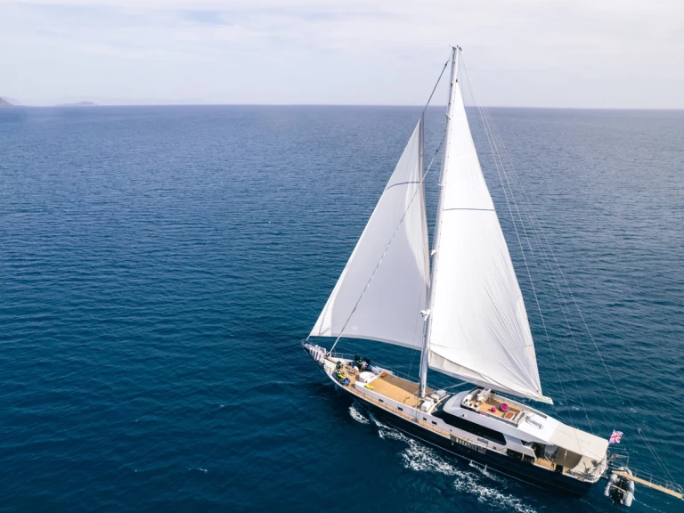 Plachetnice k pronájmu v Piraeus za nejlepší cenu