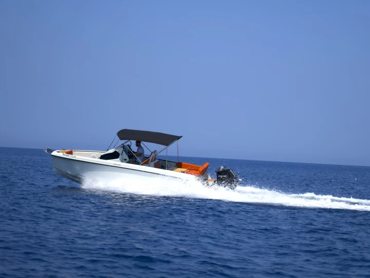 Pronájem Motorová loď v Zakynthos  -Protagon Space 25