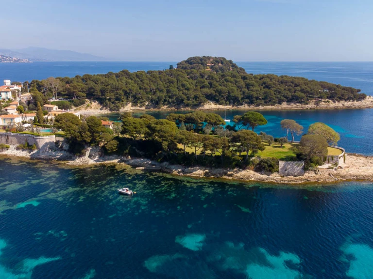 Pronajmout Motorová loď se skipperem či ne Jeanneau v Beaulieu-sur-Mer