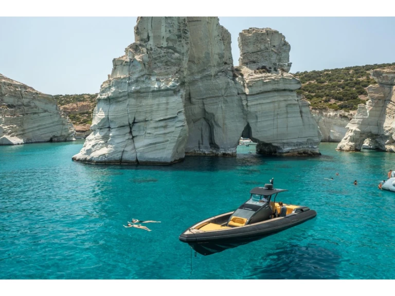 Motorová loď k pronájmu v Lavrio za nejlepší cenu