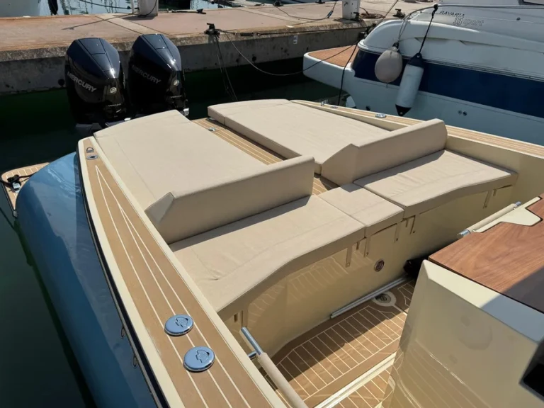 Motorová loď k pronájmu v Amalfi  za nejlepší cenu