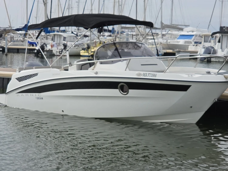 Pronajmout Motorová loď se skipperem či ne Karnic v Port-Camargue