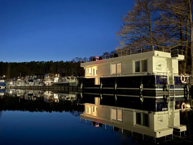 Pronájem lodi Waren (Müritz) lákavé ceny Yachtsuite