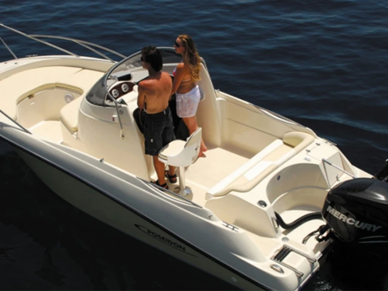 Pronájem lodi odyssea 8M v Laganás na Samboatu