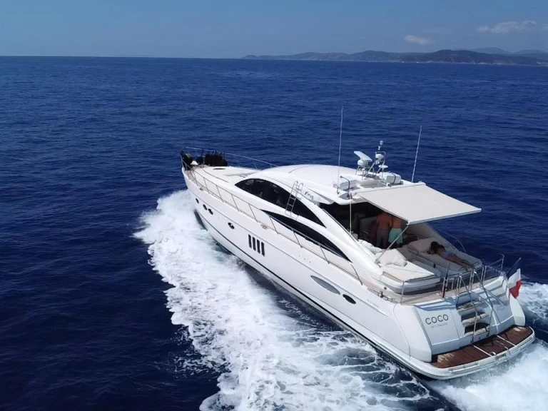 Pronájem lodi Vieux Port de Cannes lákavé ceny Princess V70