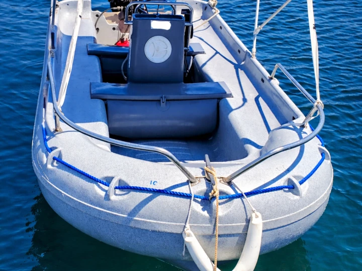 Pronajmout si Tohatsu NEVEUX SAS FUN YAK 3.90 v La Ciotat