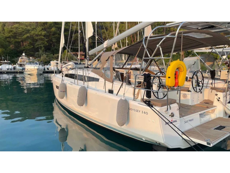 Pronajmout si Jeanneau Sun Odyssey 380 v Göcek 