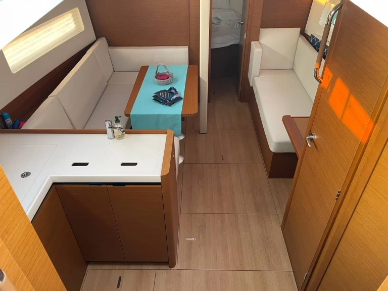 Pronájem jachty v Göcek  -Jeanneau Sun Odyssey 380 na Samboatu