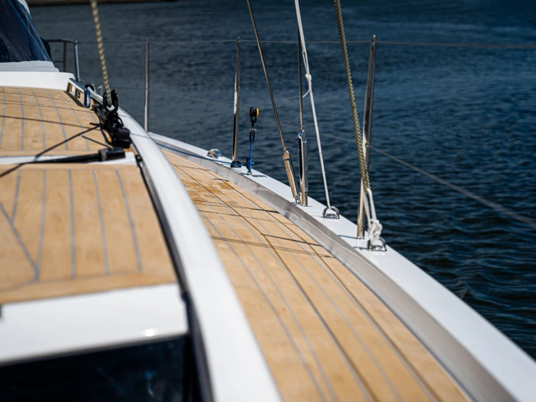 Pronájem lodi Lavrio lákavé ceny X-Yachts X4.0