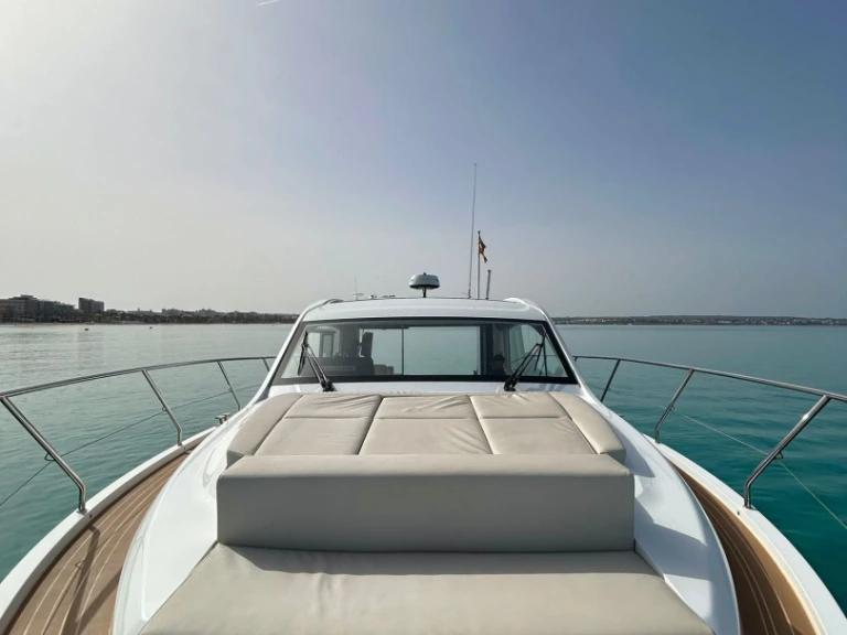 Pronájem lodi Sealine Sealine C 39 v Palma de Mallorca na Samboatu