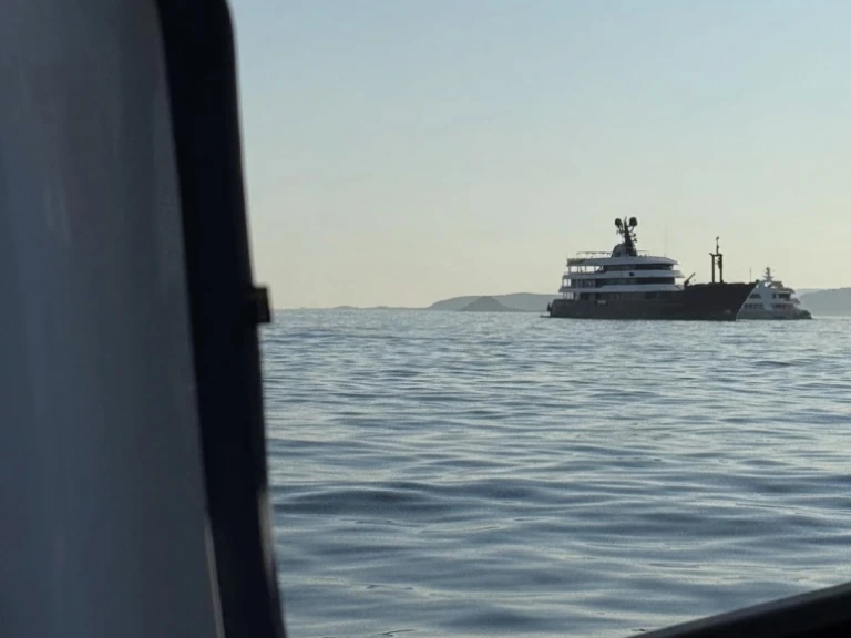 Savage Boats Ronin 35 jednotlivci a charterové společnosti v Ornós