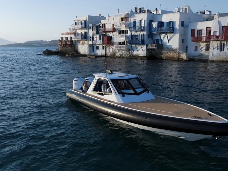 Polotuhá loď k pronájmu v Ornós za nejlepší cenu