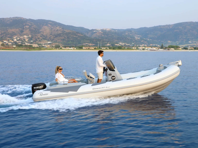 Pronajmout si Ranieri Cayman 21 S v Tropea