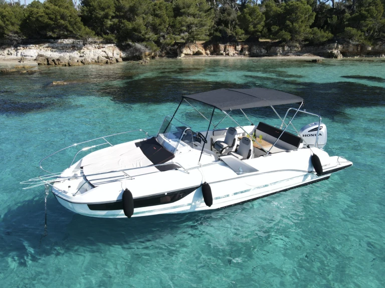 Bénéteau Flyer 7.7 SUNdeck jednotlivci a charterové společnosti v Mandelieu-la-Napoule